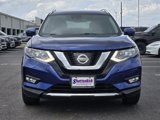 Used 2017 Nissan Rogue SL image 2