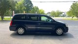 Used 2013 Chrysler Town & Country Touring image 5