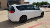 Used 2019 Chrysler Pacifica Limited image 3