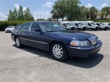 Used 2011 Lincoln Town Car Signature Limited image 2