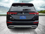 Used 2023 Mitsubishi Outlander SE image 5