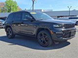 Certified 2023 Jeep Grand Cherokee Limited w/ Luxury Tech Group II image 4