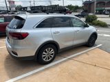Used 2019 Kia Sorento LX w/ LX Convenience Package image 5