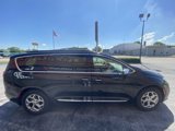 Used 2023 Chrysler Pacifica Limited image 4