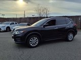 Used 2020 Nissan Rogue SV image 3