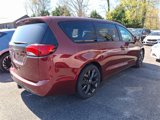 Used 2018 Chrysler Pacifica Touring Plus w/ S Appearance Package image 3