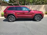Used 2019 Jeep Grand Cherokee Trailhawk w/ Trailhawk Luxury Group image 2