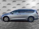 Used 2017 Chrysler Pacifica Touring-L image 2