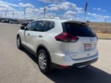 Used 2017 Nissan Rogue SV image 4