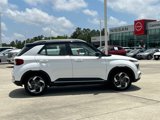 Used 2023 Hyundai Venue Limited image 6