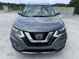 Used 2017 Nissan Rogue SV image 2