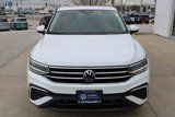 Certified 2022 Volkswagen Tiguan SE w/ Panoramic Sunroof Package image 2