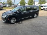 Used 2019 Chrysler Pacifica Touring-L image 3