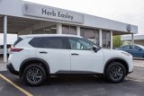 Used 2023 Nissan Rogue S image 2