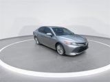 Used 2018 Toyota Camry XLE image 2