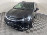 Used 2020 Chrysler Pacifica Touring-L image 6