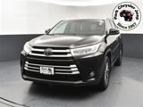 Used 2017 Toyota Highlander XLE image 2