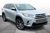 Used 2017 Toyota Highlander XLE image 2