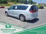 Used 2024 Chrysler Pacifica Touring-L image 3