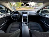 Used 2019 Ford Fusion SE image 2