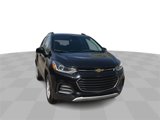 Certified 2019 Chevrolet Trax LT w/ LT Convenience Package image 2