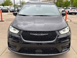 New 2025 Chrysler Pacifica Limited image 2