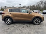 Used 2020 Kia Sportage LX image 2