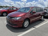 Used 2017 Chrysler Pacifica Touring image 4