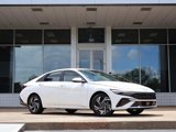 New 2025 Hyundai Elantra SEL image 2
