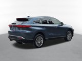 Used 2022 Toyota Venza XLE image 3