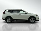 Used 2018 Nissan Rogue SV image 6