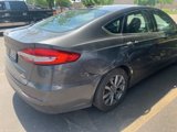 Used 2020 Ford Fusion SE image 4