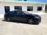 Used 2020 Toyota Camry SE image 2