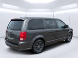 Used 2016 Dodge Grand Caravan SE image 3