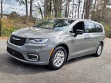 New 2025 Chrysler Pacifica Select image 3