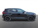 Used 2019 Volvo XC40 T5 Momentum image 2