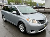 Used 2015 Toyota Sienna LE image 3