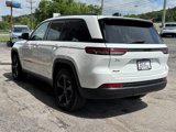 Used 2023 Jeep Grand Cherokee Altitude image 5