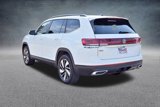 Used 2024 Volkswagen Atlas SE image 3