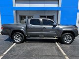 Used 2017 Toyota Tacoma Limited image 4
