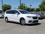 Used 2022 Chrysler Pacifica Touring-L image 2