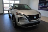 Used 2022 Nissan Rogue SV image 2
