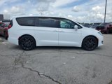 Used 2020 Chrysler Pacifica Touring w/ S Appearance Package image 2