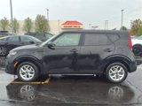 Certified 2022 Kia Soul LX w/ Technology Package image 4