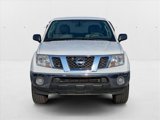 Used 2010 Nissan Frontier SE image 2