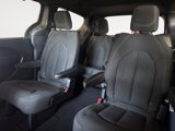 Used 2020 Chrysler Pacifica Touring w/ Advanced Safetytec Group image 4
