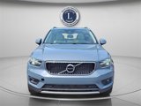 Used 2022 Volvo XC40 T5 Momentum image 2