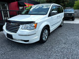 Used 2008 Chrysler Town & Country Limited w/ Entertainment Group #3 image 2