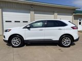 Used 2022 Ford Edge SEL image 4