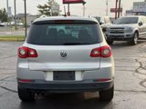 Used 2011 Volkswagen Tiguan SE image 6